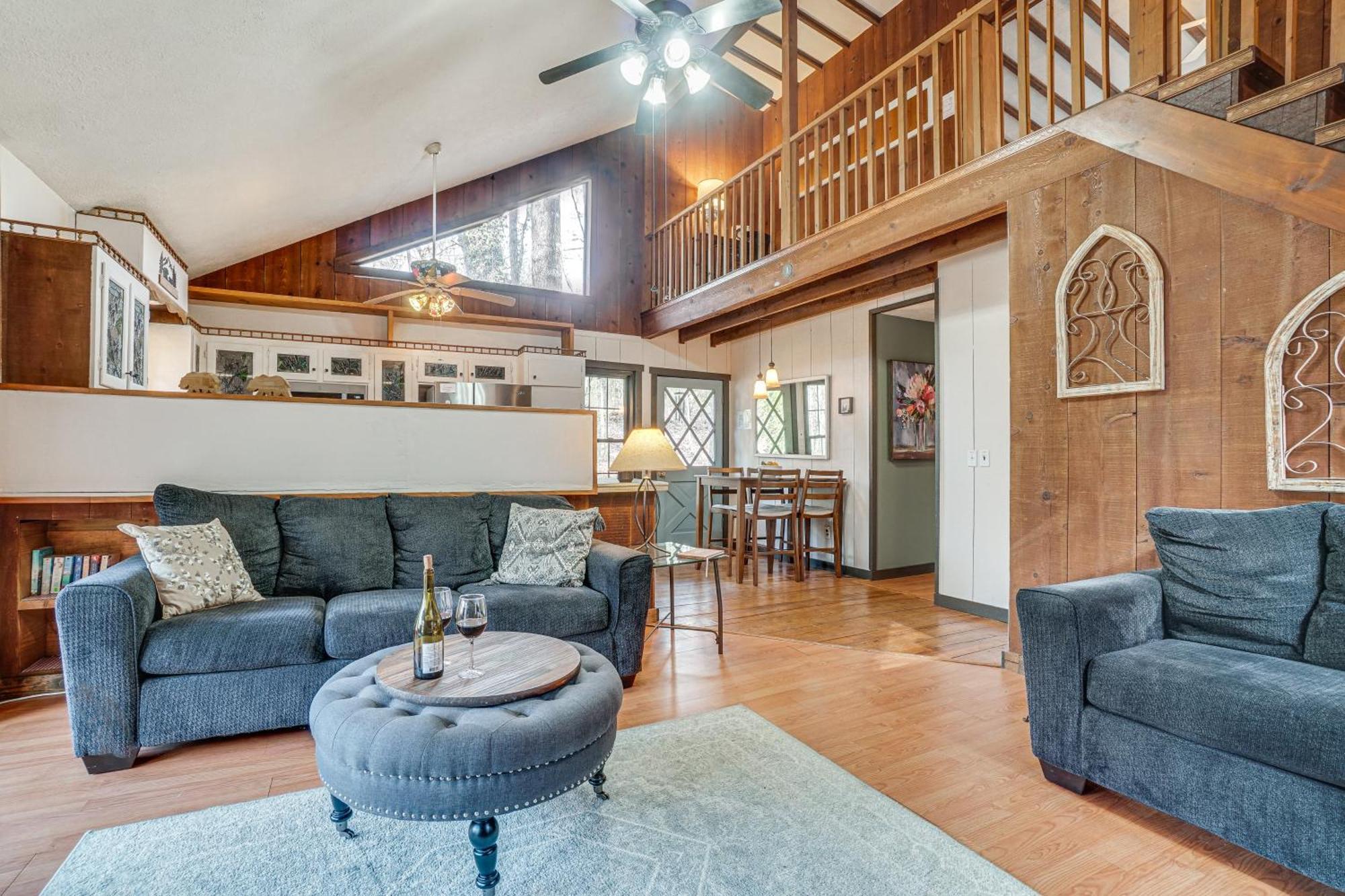 Charming Cabin With Fire Pit And Decks About 7 Mi To Helen Sautee Nacoochee 外观 照片