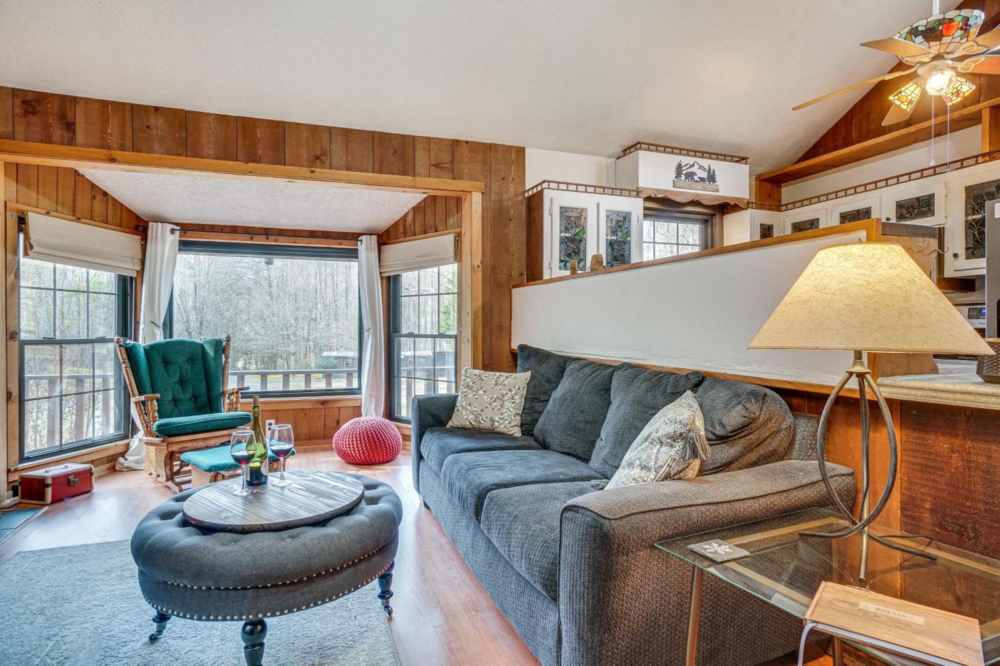 Charming Cabin With Fire Pit And Decks About 7 Mi To Helen Sautee Nacoochee 外观 照片