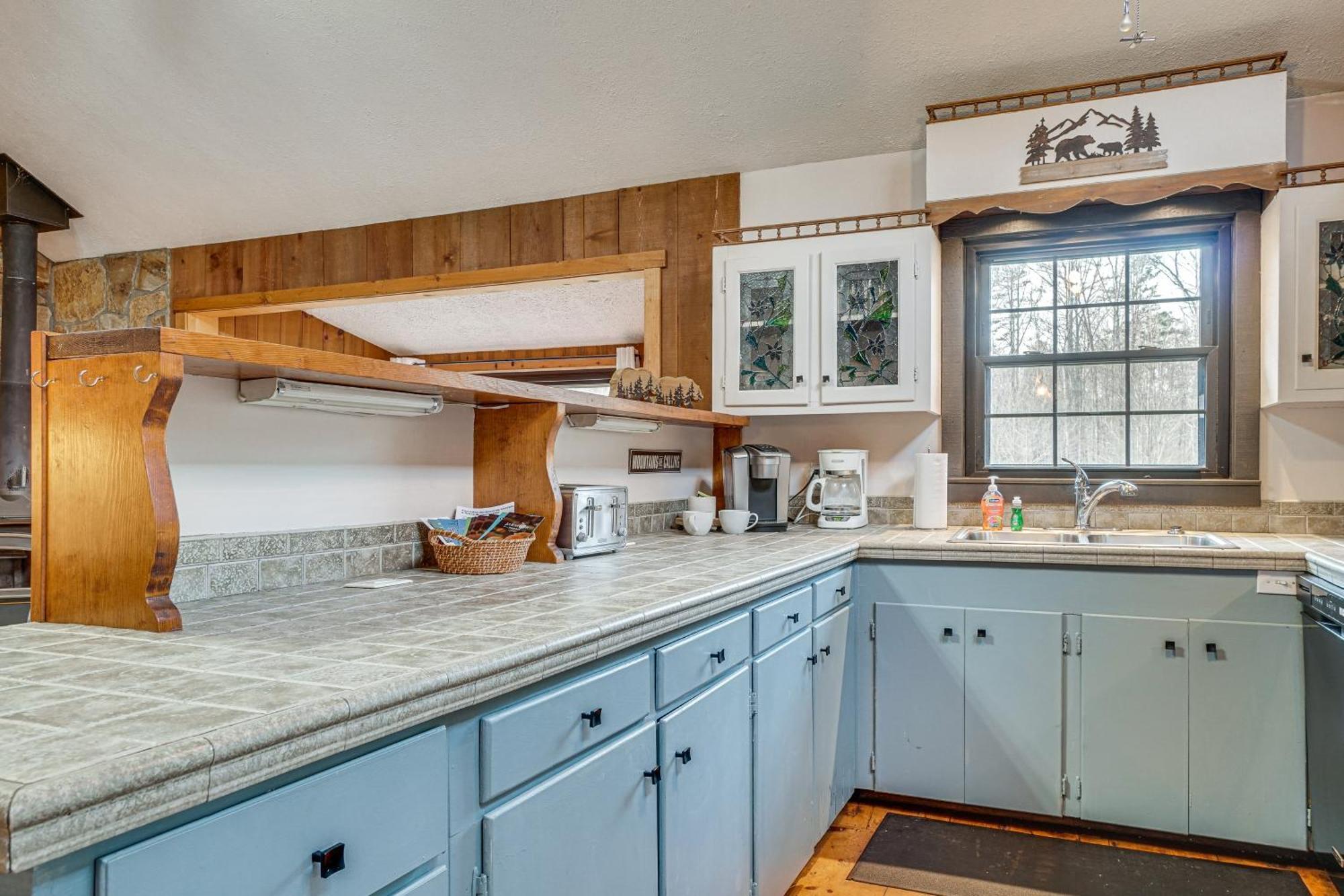 Charming Cabin With Fire Pit And Decks About 7 Mi To Helen Sautee Nacoochee 外观 照片