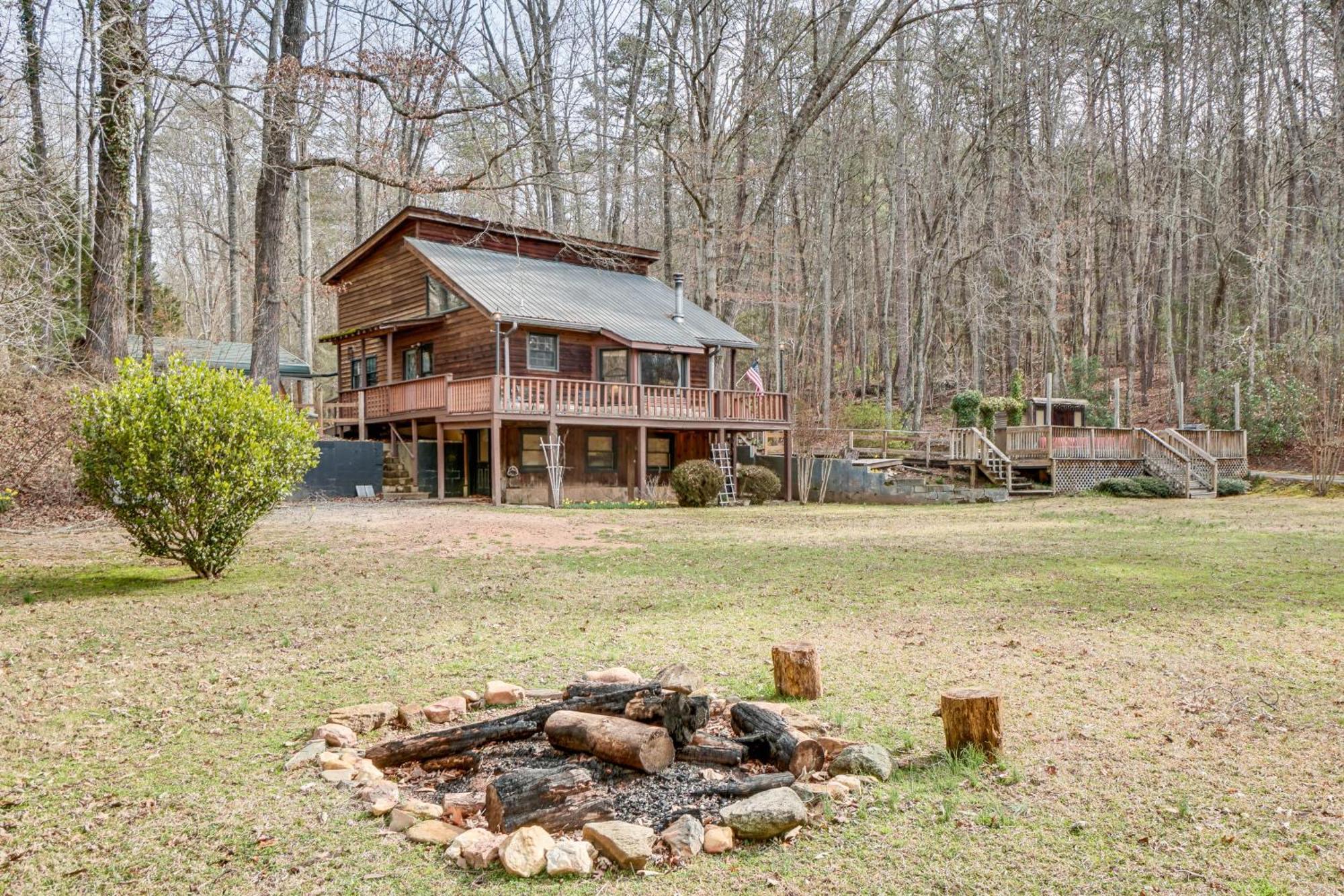 Charming Cabin With Fire Pit And Decks About 7 Mi To Helen Sautee Nacoochee 外观 照片